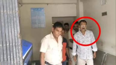 আউশগ্রাম ১: বিজেপি নেতার বাড়ি ভাঙচুরের অভিযোগে ধৃত আউশগ্রামের তৃণমূল নেতা