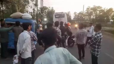 बरही: बरही नगर की कटनी मार्ग पर बस कंडक्टर में ऑटो चालक के साथ की मारपीट वीडियो वायरल