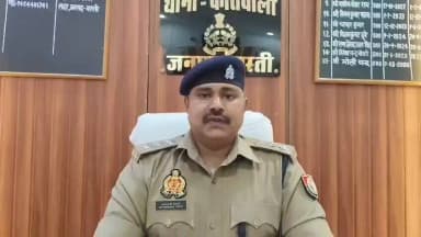 #BastiPolice थाना कोतवाली पुलिस द्वारा रेस्टोरेंट में चल रहे अवैध हुक्का बार के संचालक तथा स्टाफ की गिरफ्तारी एवं भारी मात्रा में नशीले पदार्थों की बरामदगी कर, की जा रही अग्रिम आवश्यक कार्यवाही के संबंध में क्षेत्राधिकारी सदर द्वारा दी गयी बाइट- @Uppolice @AdgGkr @digbasti https://t.co/fUvKH4wdCO