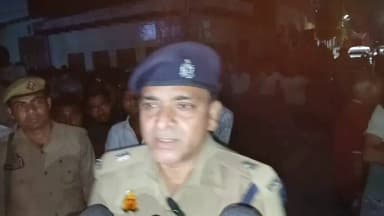 थाना हाइवे क्षेत्रांतर्गत चौकी सतोहा क्षेत्र में गोली चलने की घटना के सम्बन्ध में #SPCITY_MTA द्वारा दी गई बाइट:-
@Uppolice
@adgzoneagra
@digrangeagra https://t.co/QlAXo7u06t