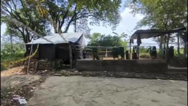 उतरौला: उतरौला तहसील अंतर्गत धनराज मौर्य हत्याकांड में नामजद अभियुक्त के खिलाफ अवैध कब्जे पर की गई बुलडोजर कार्रवाई