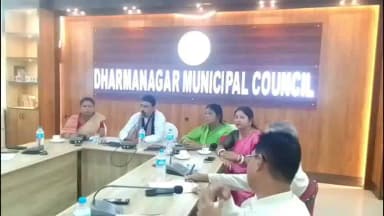 ধর্মনগর: ধর্মনগর পুরপরিষদের কনফারেন্স হলে উচ্চপর্যায়ের বৈঠকে বিভিন্ন দপ্তরের আধিকারিকরা উপস্থিত ছিলেন বিধায়ক