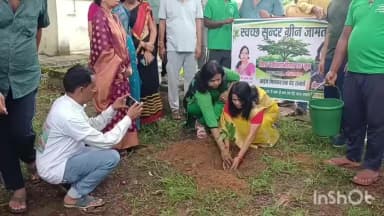जामताड़ा: नगर पंचायत द्वारा प्रदारोपण कार्यक्रम का किया गया आयोजन वार्ड सदस्य रहे मौजूद