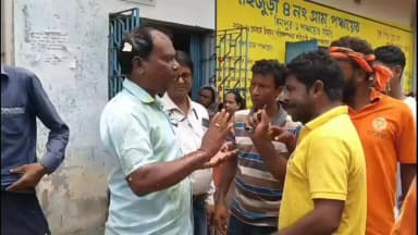 বিনপুর ১: আবাস থেকে পানীয় জল, গুচ্ছ দুর্নীতির অভিযোগে দহিজুড়িতে পঞ্চায়েত সেক্রেটারিকে ‘ডিম থেরাপি’