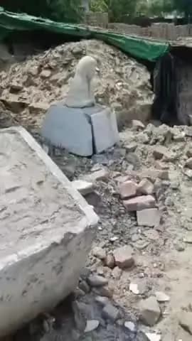 घोसी: कल्याणपुर इलाके में पूर्व प्रधानमंत्री स्व: इंदिरा गांधी की मूर्ति का हुआ अपमान, कांग्रेसियों ने कार्रवाई की उठाई मांग