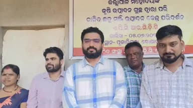 ନବରଙ୍ଗପୁର ପୋଲିସ ଷ୍ଟେସନ: ପୂଜାରୀଗୁଡା ରେ କୃଷି ଉତ୍ପାଦନ ଗୁଚ୍ଛ ପରିଦର୍ଶନ କରି ମତ ଦେଲେ କୋଷାଗୁମୁଡା ବିଡ଼ିଓ ଶ୍ରୀ ଆଶିଷ ତ୍ରିପାଠୀ