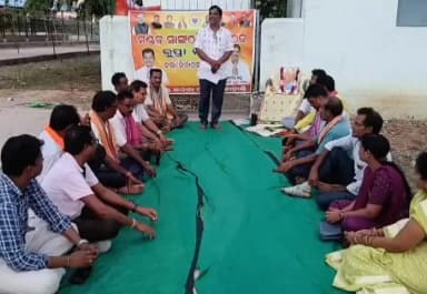 ନର୍ଲା: ବିଜେପି ପକ୍ଷରୁ ରୁପ୍ରା ସ୍ଥିତ ଟକର୍ଲା ସାପ୍ତାହିକ ବଜାର ପରିସରରେ ମଣ୍ଡଳର ସାଙ୍ଗଠନିକ ବୈଠକ ଓ ବୃକ୍ଷ ରୋପଣ କାର୍ଯ୍ୟକ୍ରମ