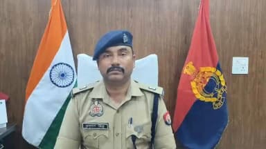 थाना सैफनी क्षेत्रान्तर्गत मानसिक रुप से दिव्यांग नाबालिग लड़की के साथ बलात्कार के अभियोग में नामित अभियुक्त की पुलिस मुठभेड में गिरफ्तारी के संबंध मे अपर पुलिस अधीक्षक रामपुर द्वारा बाईट-
#UPPolice
#RampurPolice
@Uppolice
@adgzonebareilly
@digmoradabad https://t.co/v7JYQ6ncwY