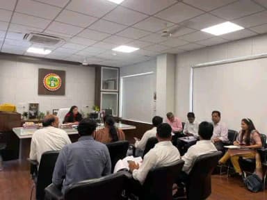 अलीराजपुर: अलीराजपुर मे कलेक्टर माथुर ने रबी-खरीफ फसलो की तैयारी की समीक्षा की,अधिकारियों को दिए समय पर काम पूरे करने के निर्देश।