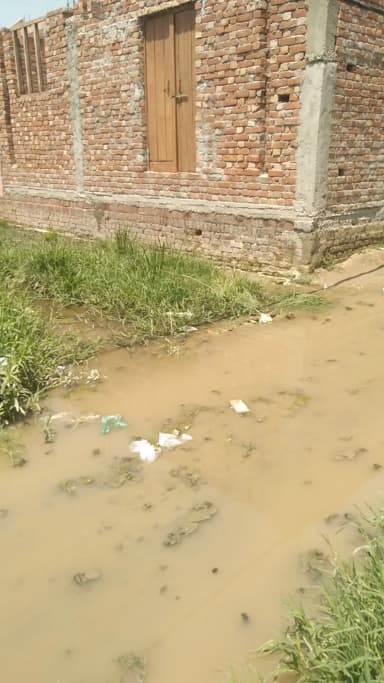 rourekalan milak rampur लोगों को बहुत परेशानी हो रही है पानी भरा हुआ है इस गली में बहुत दिक्कत आ रही है