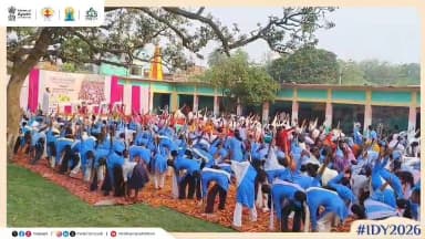 मधेपुरा में भव्य 'योग महोत्सव' का आयोजन: 850 से अधिक लोगों ने किया सामूहिक योगाभ्यास!
आयुष मंत्रालय के अंतर्गत मोरारजी देसाई राष्ट्रीय योग संस्थान, नई दिल्ली और सम्पूर्ण मानव कल्याण अध्यात्म सेवा समिति के सहयोग से 4 जून 2026 को जनता उच्च विद्यालय, चौसा (मधेपुरा, बिहार) के प्रांगण में 17वें काउंटडाउन के अंतर्गत एक भव्य 'योग महोत्सव' सफलतापूर्वक संपन्न हुआ। समिति के जिला संयोजक संजय कुमार सुमन के कुशल नेतृत्व और समन्वयन में आयोजित इस कार्यक्रम का भव्य शुभारंभ बिहार विधान सभा के मा. उपाध्यक्ष नरेन्द्र नारायण यादव सहित अन्य विशिष्ट अतिथियों एवं शिक्षाविदों द्वारा दीप प्रज्ज्वलित कर किया गया। इस आयोजन में लगभग 850 छात्र-छात्राओं, शिक्षकों और स्थानीय ग्रामीणों ने पूरे उत्साह के साथ हिस्सा लिया ।
#YogaMahotsav #IDY2026 #YogaForHealthyAgeing #IDY #InternationalDayOfYoga2026 #Yoga365 #InternationalDayOfYoga