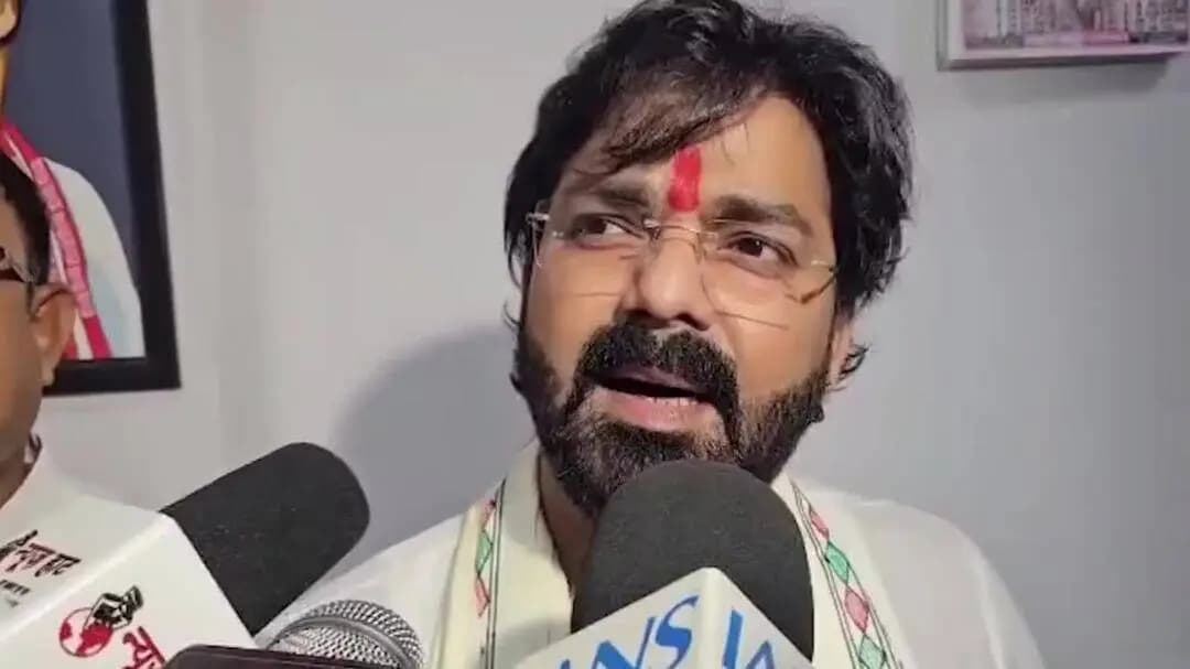 बड़हरा: भाजपा मेरी मां है, मैं भाजपा का सेवक हूं और आजीवन रहूंगा: पवन सिंह
#Pawansingh #Bihar #BJP