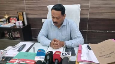 বিশ্বনাথ: জিলা আয়ুক্ত লক্ষীনন্দন চহৰীয়াই
নিশা মুক্তি কেন্দ্ৰৰ ছীল কৰাৰ সম্পৰ্কত ডি.চি অফিচত প্ৰতিক্ৰিয়া