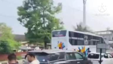 দেৰগাঁও: দেৰগাঁৱ ৰঙা মাটিৰ টোল গেটত মাৰ পিটৰ ঘটনাৰ সন্দৰ্ভত শনিবাৰে এগৰাকী মহিলাক প্ৰতিক্ৰিয়া