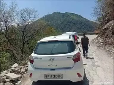 सतपुली: NH 534 सतपुली कोटद्वार रोड नगर पंचायत क्षेत्र सतपुली तक चौड़ीकरण की कटिंग कार्य तेज गति से चल रहा है, शनिवार को 1 बजे