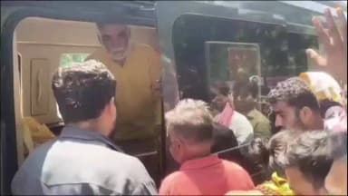इटावा: सदर तहसील इलाके में पहुंचे शंकराचार्य का लोगों ने किया भव्य स्वागत, प्रथम आगमन पर हुआ स्वागत
