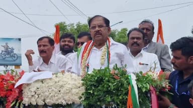 ತುಮಕೂರು: ತುಮಕೂರು ಜಿಲ್ಲೆಗೆ ಆಗಮಿಸಿದ ಉಪಮುಖ್ಯಮಂತ್ರಿ ಡಾ. ಜಿ ಪರಮೇಶ್ವರ್ ಗೆ ಅದ್ದೂರಿ ಸ್ವಾಗತ