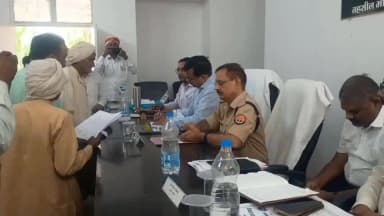 माधौगढ़: तहसील सभागार में डीएम और एसपी ने शिकायतकर्ताओं की शिकायतें सुनीं और उनका निस्तारण किया