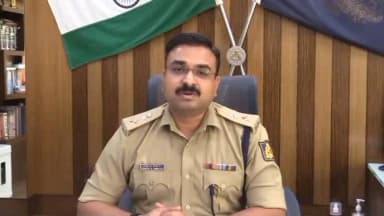 ಇಂಡಿ: ಅರ್ಜುಣಗಿ ಗ್ರಾಮದ ಮನೆಯಿಂದ ಯುವತಿ ಕಾಣೆ ದೂರು ದಾಖಲು : ನಗರದಲ್ಲಿ ಎಸ್ ಪಿ ಲಕ್ಷ್ಮಣ ನಿಂಬರಗಿ