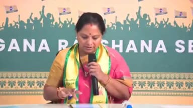 వర్ని: 10 ఎకరాల శిఖం భూమి కొన్న పవన్ కళ్యాణ్ వెంటనే తిరిగి ఇచ్చేయాలి: TRS చీఫ్ కల్వకుంట్ల కవిత డిమాండ్