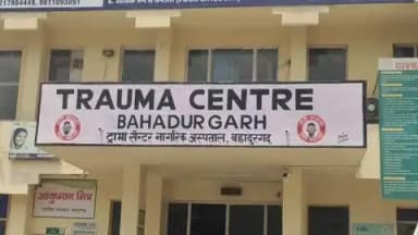 बहादुरगढ़: झज्जर जिले के मांडौठी में सड़क किनारे खेतों में मिला अज्ञात महिला का शव, हत्या का मामला दर्ज