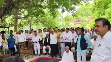 फरेंदा: फरेंदा तहसील में अधिवक्ताओं के धरना स्थल पर पहुंचे एडीएम, की वार्ता