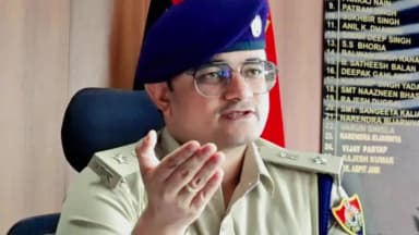 नूह: नूंह पुलिस ने पिछले 5 दिनों में 17 साइबर आरोपियों को किया गिरफ्तार 8 मुकदमे दर्ज