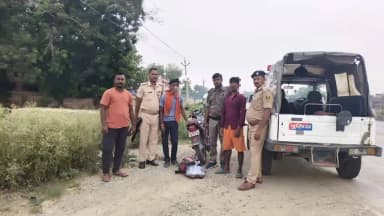 आमस: *आमस अस्पताल के पास से 20 लीटर महुआ शराब बरामद, बाइक समेत दो तस्कर गिरफ्तार*