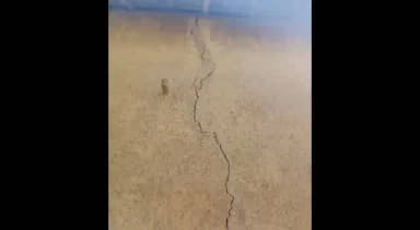 शाहपुर: भूकंप के झटकों से मकान को भारी नुकसान, दीवार खिसकी और छत का सहारा टूटा