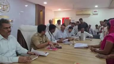 धनघटा: धनघटा तहसील में आयोजित संपूर्ण समाधान दिवस में 63 में से 5 शिकायतों का मौके पर निस्तारण किया गया