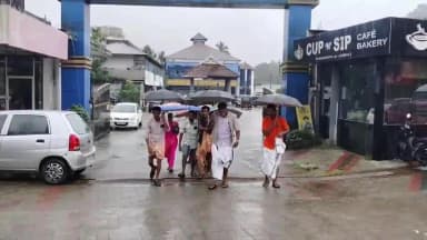 ദേവികുളം: ആദിവാസി യുവാവ് വൈദ്യുതാഘാതമേറ്റ് മരിച്ച സംഭവം, മുതുവാൻ സഭ അടിമാലി കെഎസ്ഇബി ഓഫീസിൽ പ്രതിഷേധിച്ചു