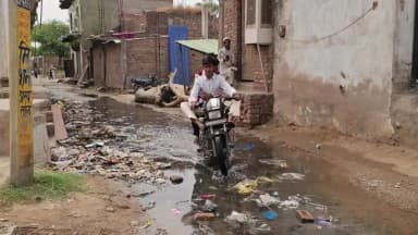 नूह: पिनगवां में नाला ओवरफ्लो, सड़क पर जलभराव से लोग परेशान