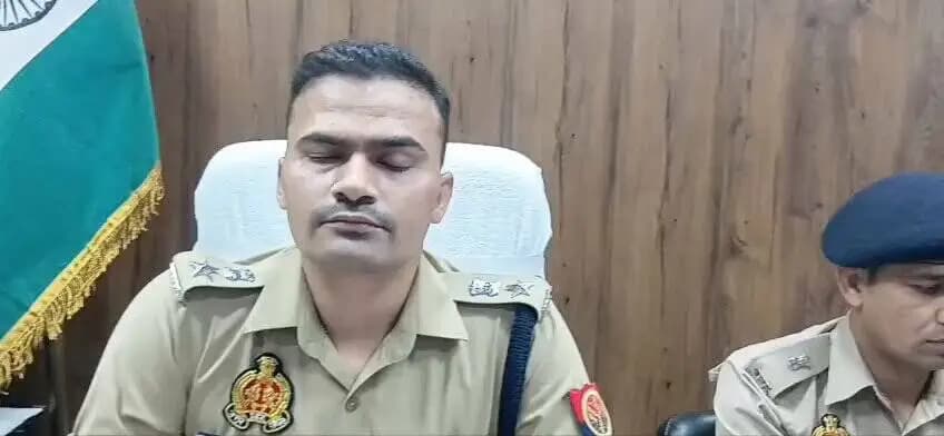 थाना हजरतनगरगढ़ी पुलिस द्वारा फर्जी लूट की झूठी सूचना देकर धोखाधड़ी कर रूपये हड़पने की घटना का 02 घण्टे के अन्दर अनावरण कर अभियुक्त की गिरफ्तारी बरामदगी के सम्बन्ध में #SPSambhal श्री कृष्ण कुमार की बाइट।
#UPPolice
#GoodWorkUPP https://t.co/pbZVjjFgHT