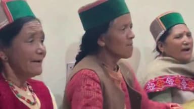 पूह: किन्नौर की महिलाओं का वीडियो हुआ वायरल, गाते हुए पुराने गीत की जमकर हुई तारीफ