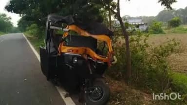 ଚମ୍ପୁଆ: ଚମ୍ପୁଆ ଥାନା ଅନ୍ତର୍ଗତ ଜଡିପଦା ନିକଟରେ ଭାରସାମ୍ୟ ହରାଇ ରାସ୍ତା କଡ ଗଛରେ ପିଟି ହେଲା ଅଟୋ ଚାରି ଗୁରୁତର ଆହତ
