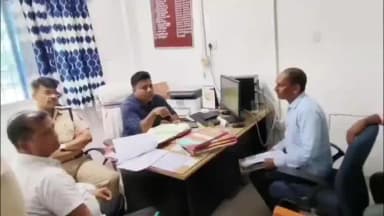 चेवाड़ा: भूमि विवादों के शीघ्र समाधान को लेकर शनिवार को बरबीघा अंचल कार्यालय में विशेष जनता दरबार का आयोजन किया गया