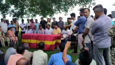 কুমারগ্রাম: পূর্ণমন্ত্রী পদে শপথ গ্রহণের পর চেংমারিতে নদী খননের বিষয়ে স্থানীয়দের সঙ্গে সভা করলেন
মনোজকুমার ওরাওঁ