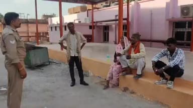 महोबा: डहर्रा में पेट्रोल पंप के पीछे मिला मजदूर का लहूलुहान शव, पत्नी ने हत्या का लगाया आरोप
