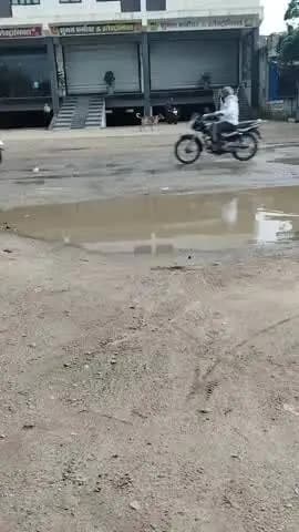 Bandikui ,gudha road badiyal Gali, Chauraha ,per sadke jalmagn hone ke Karan Aaye din accident hote rahte hain