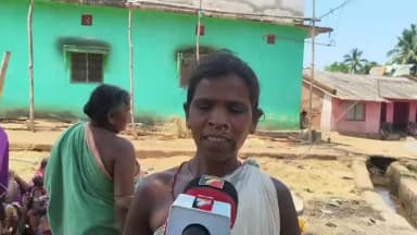 କୋରାପୁଟ: କୋରାପୁଟ ନିର୍ବାଚନ ମଣ୍ଡଳୀ କେ ମାଲିଗୁଡାରେ ପାନୀୟ ଜଳ ସମସ୍ୟା ପ୍ରତିକ୍ରିୟା ରଖିଛନ୍ତି ମହିଳା ଗ୍ରାମବାସୀ