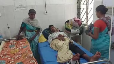 पाकरटांड: भेलवाडीह के पास मोटरसाइकिल दुर्घटना में गिरने से युवक के पैर पर लगी गंभीर चोट लाया गया अस्पताल