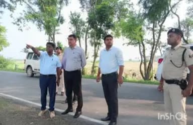 खगड़िया: दहमा क्षेत्र का डीएम नवीन कुमार ने अधिकारियों के साथ लिया जायजा