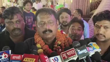 नाका स्थित नीलकंठ मैरिज लान में लंदन सिटी की तर्ज पर प्रदर्शनी ,जलपरी,झूले, विभिन्न प्रकार के स्टाल आकर्षण का केंद्र बना