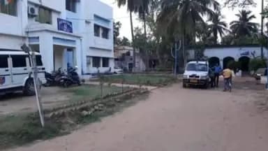 আমতা ১: শাড়ির দোকানে লুকিয়ে থাকা তৃণমূল কংগ্রেস কর্মীকে গ্রেফতার করল পুলিশ সোশ্যাল মিডিয়া ভাইরাসের ছবি