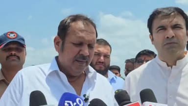 कराड: कराड येथील साडेतीन किलोमीटरचा सहा पदरी भव्य उड्डाणपूलाची खासदार श्रीमंत छत्रपती उदयनराजे भोसले यांनी केली पाहणी