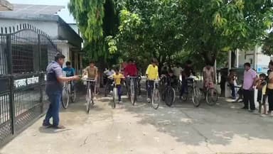 जोगापट्टी: विश्व साइकिल दिवस पर योगापट्टी में निकली जागरूकता साइकिल रैली