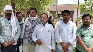 हिण्डौन: कांग्रेस राजीव गांधी पंचायती राज संगठन ने महंगाई के विरोध में प्रधानमंत्री नरेंद्र मोदी का चोपड़ सर्किल पर पुतला फूंका
