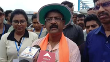 বনগাঁ: বনগাঁ স্টেডিয়ামের পুরনো ঐতিহ্য ধ্বংস করে দিয়েছে পরিদর্শনে গিয়ে বিস্ফোরক দাবি খাদ্যমন্ত্রী