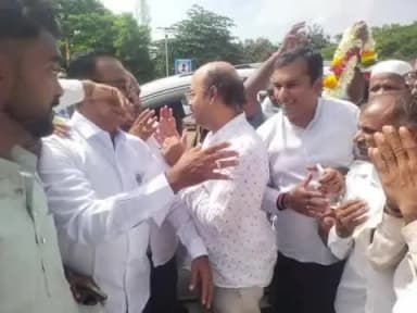 ನರಗುಂದ: ನರದದಲ್ಲಿ ನೂತನ ಸಚಿವ ಡಾ. ಯತೀಂದ್ರ ಸಿದ್ದರಾಮಯ್ಯಗೆ ಸನ್ಮಾನ