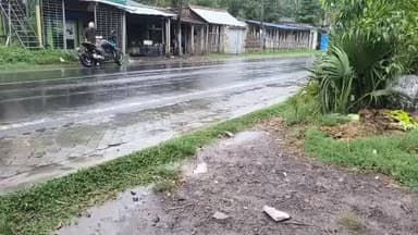 মথুরাপুর ১: মথুরাপুরের বিস্তীর্ণ এলাকা জুড়ে বৈকাল থেকে শুরু হল ভারী থেকে মাঝারি বৃষ্টিপাত তীব্র গরম থেকে রেহাই